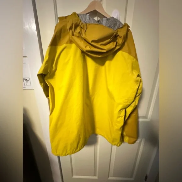 Golden Yellow DryQ Mountain Hardwear Jacket with Hood rain coat shell - Picture 2 of 14